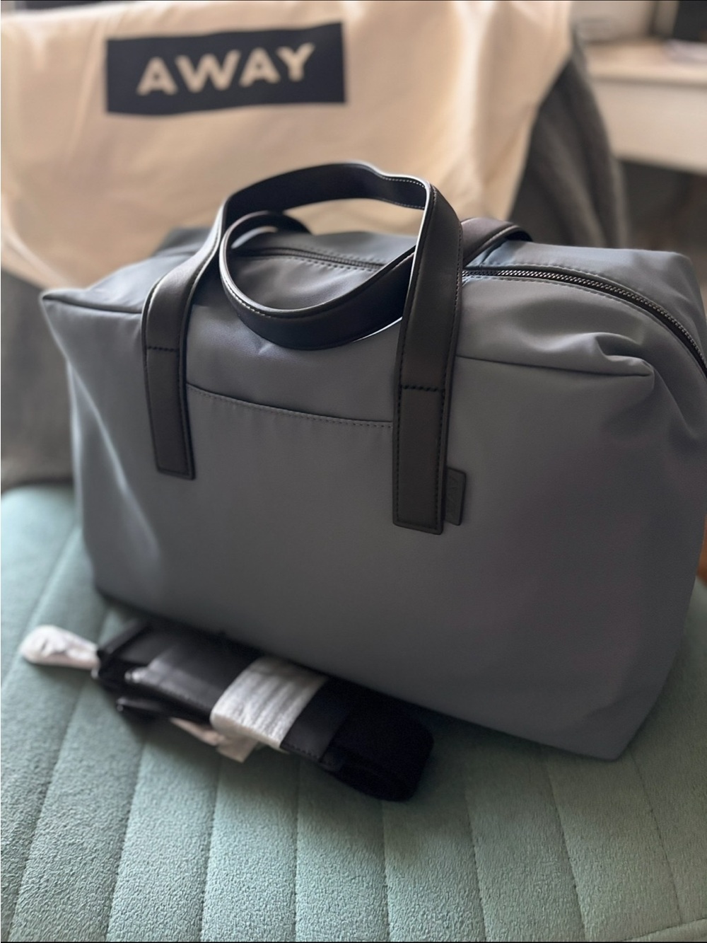 AWAY “The Everywhere Bag”
